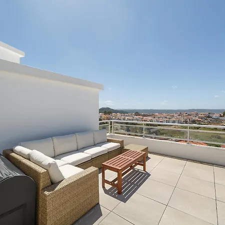 Views X - By Sch Apartman